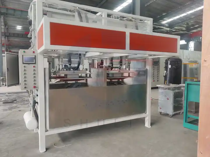 Industrial packaging tray forming machine